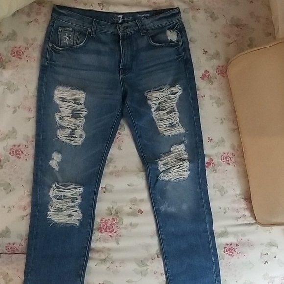 7 For All Mankind Relaxed Skinny Shredding Jeans - Picture 3 of 8